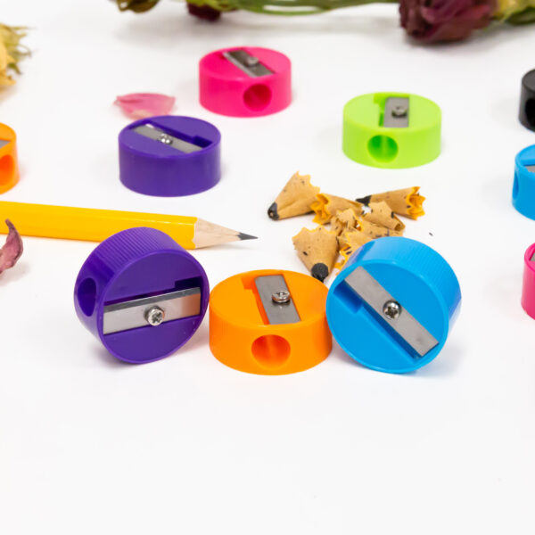 ROUND PLASTIC SHARPENER ASSORTED COLOUR