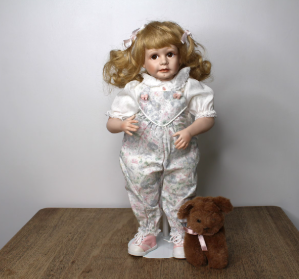 8 " JENNIFIER DOLL SINGLE